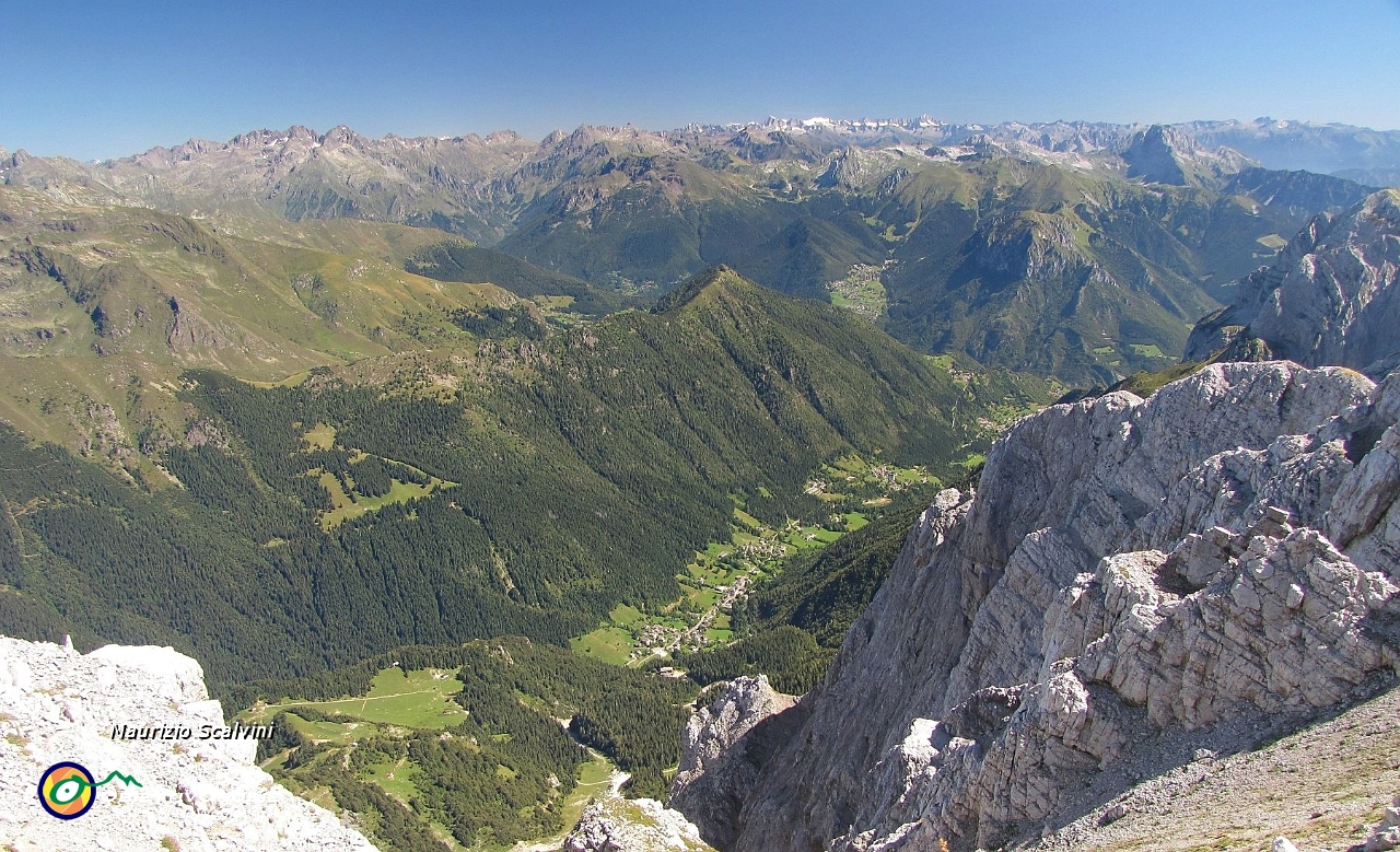 40 Panorama sulla Valle Seriana....JPG